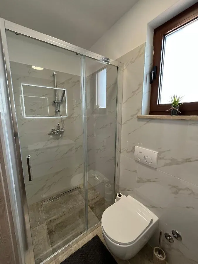 Apartment Apartman Sara S Pogledom Na More Lovran Croatia