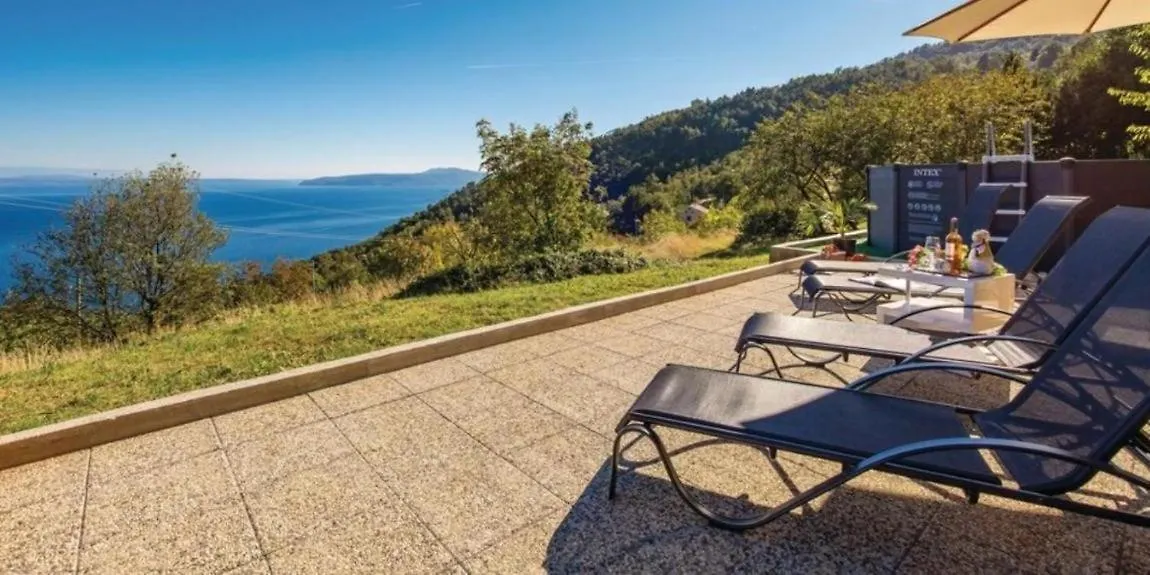 Apartment Apartman Sara S Pogledom Na More Lovran